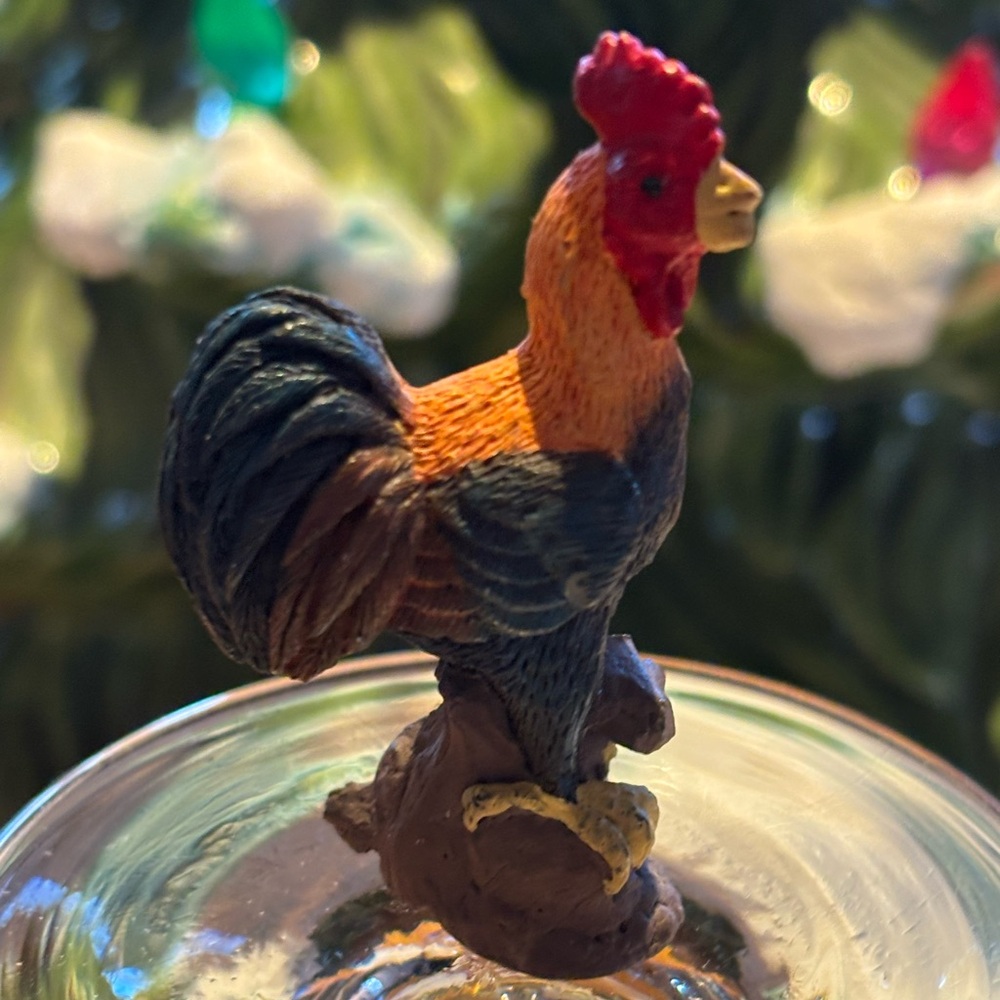 Vibrant Rustic Country Farmhouse Barn Style Small Rooster